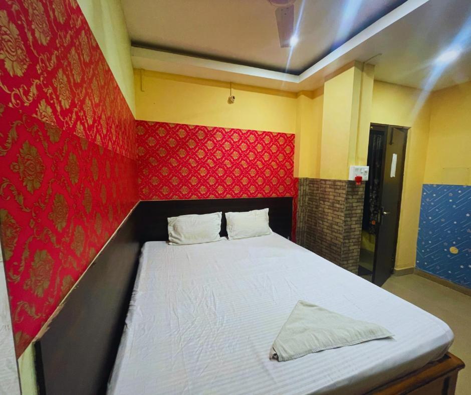 Отель H K Residency Near Kalakshetra Гувахати Экстерьер фото